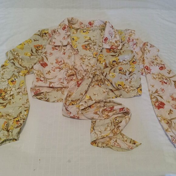 Beautiful cropped polyester blouse redesigned with two different fabric prints - Picture 1 of 5